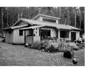 Left: The Black Farm. Above: The Mino property. Both houses are on the Lopez Home Tour.