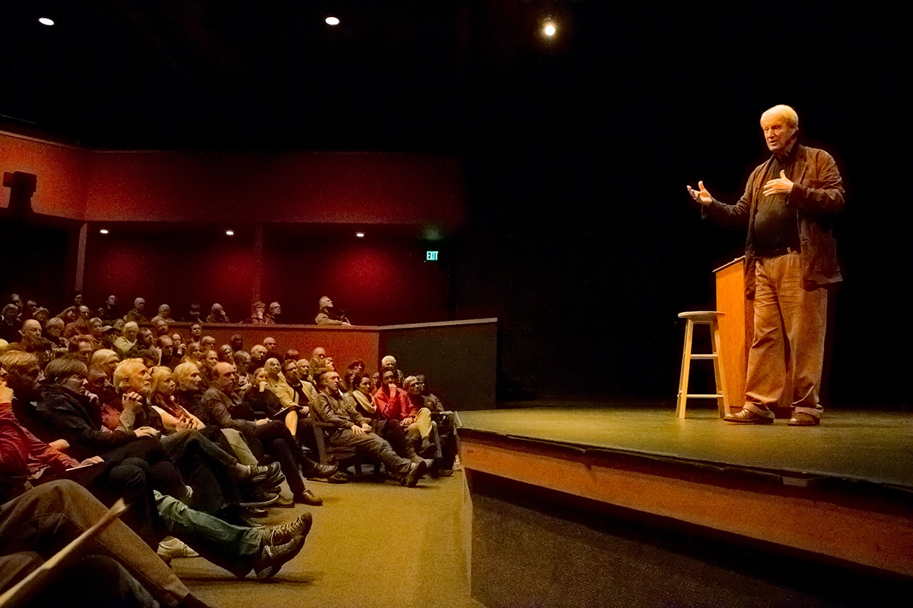 Hedrick Smith lecturing at Orcas Center.