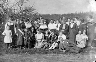 Lopez History Museum/Contributed photo
1921 Birthday Club inaugural celebration with Sanna Tralnes center holding cake.