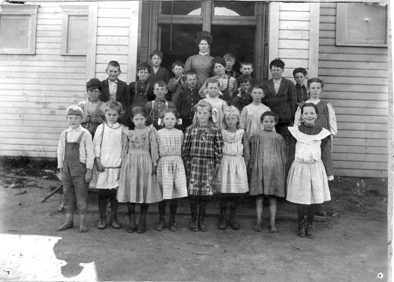 Center School Children - 1912. Courtesy of Lopez Island Historical Society and Museum.