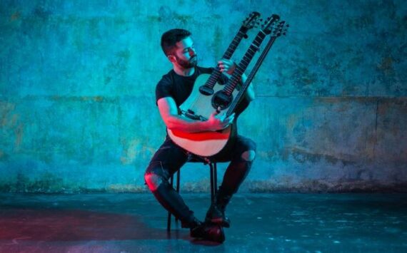 credit: Meg Pfeiffer
Luca Stricagnoli and his reversed triple neck guitar Photo