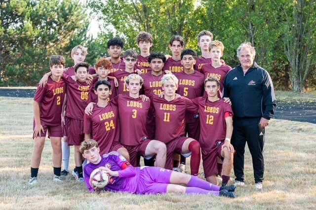 Lolo Meissner photo.
Back row, left to right: Wally Henderson, Irving Ponce Munoz, Beau Spreine and Seamus O’Bryant. Middle row: Mateen Pinkham, Silas Rempel, Sixto Velazquez, Jack Bullock, Manuel Coro, Daniel Valencia and Ian Cankusic.
Bottom row: Nikolai Kazakov, Benji Stephenson, Andris Meissner (C), Oliver Rick (C) and Huck Henderson (C). Head Coach: Tommer Roush.