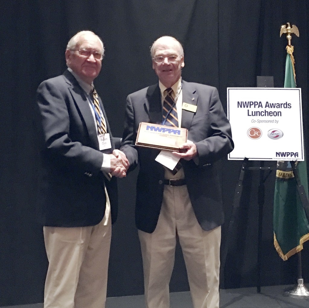 Retired OPALCO director Bob Myhr receives public power award