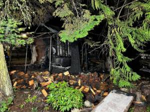 Monico Mackinnon photo.
Damage done by the fire.